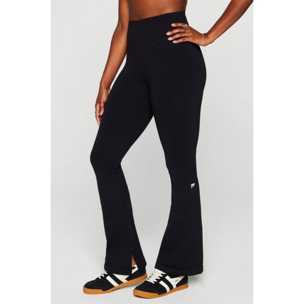 Fabletics Seamless Scrunch High-Waisted Legging Flare Size Medium Black Wide Leg